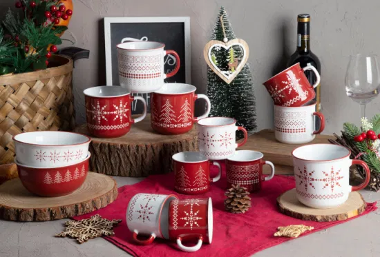 Taza de cerámica de gres navideño caliente